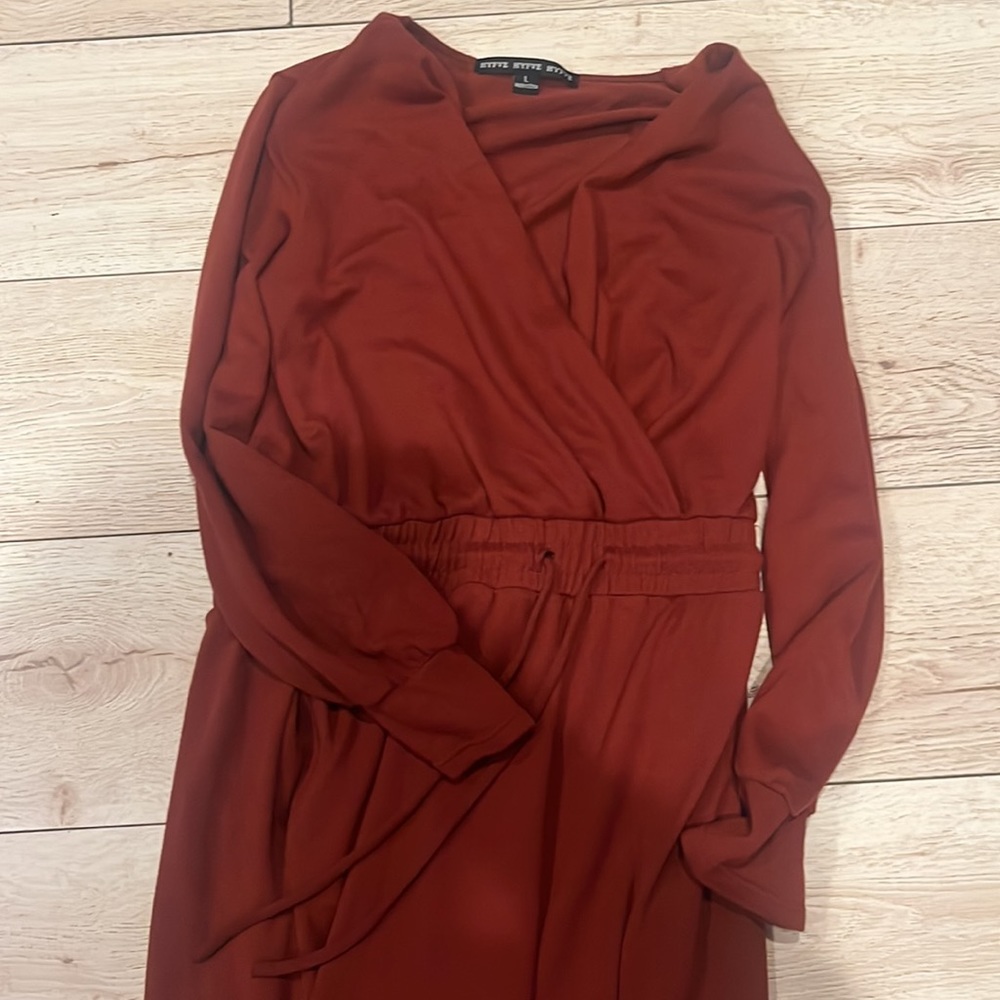 Jumpsuit.. - Picture 2 of 4